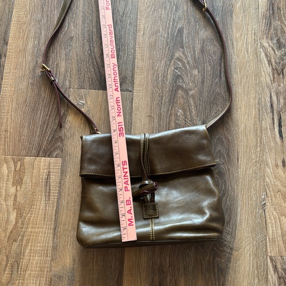 Dooney and Bourke brownish green hues shoulder/crossboy Florentine Leather Bag - Picture 17 of 17